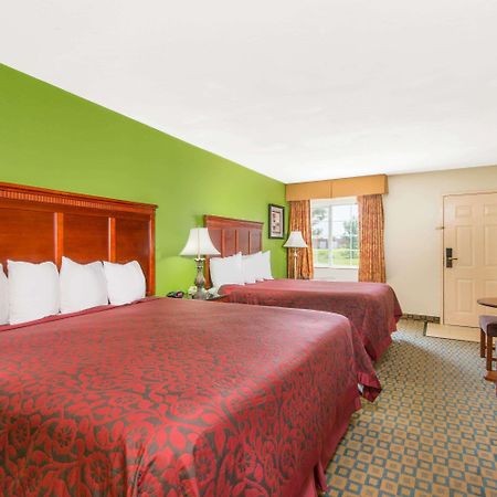 Days Inn & Suites By Wyndham וויצ'יטה מראה חיצוני תמונה