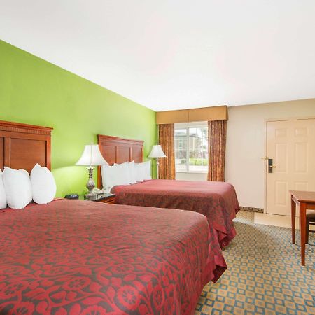 Days Inn & Suites By Wyndham וויצ'יטה מראה חיצוני תמונה